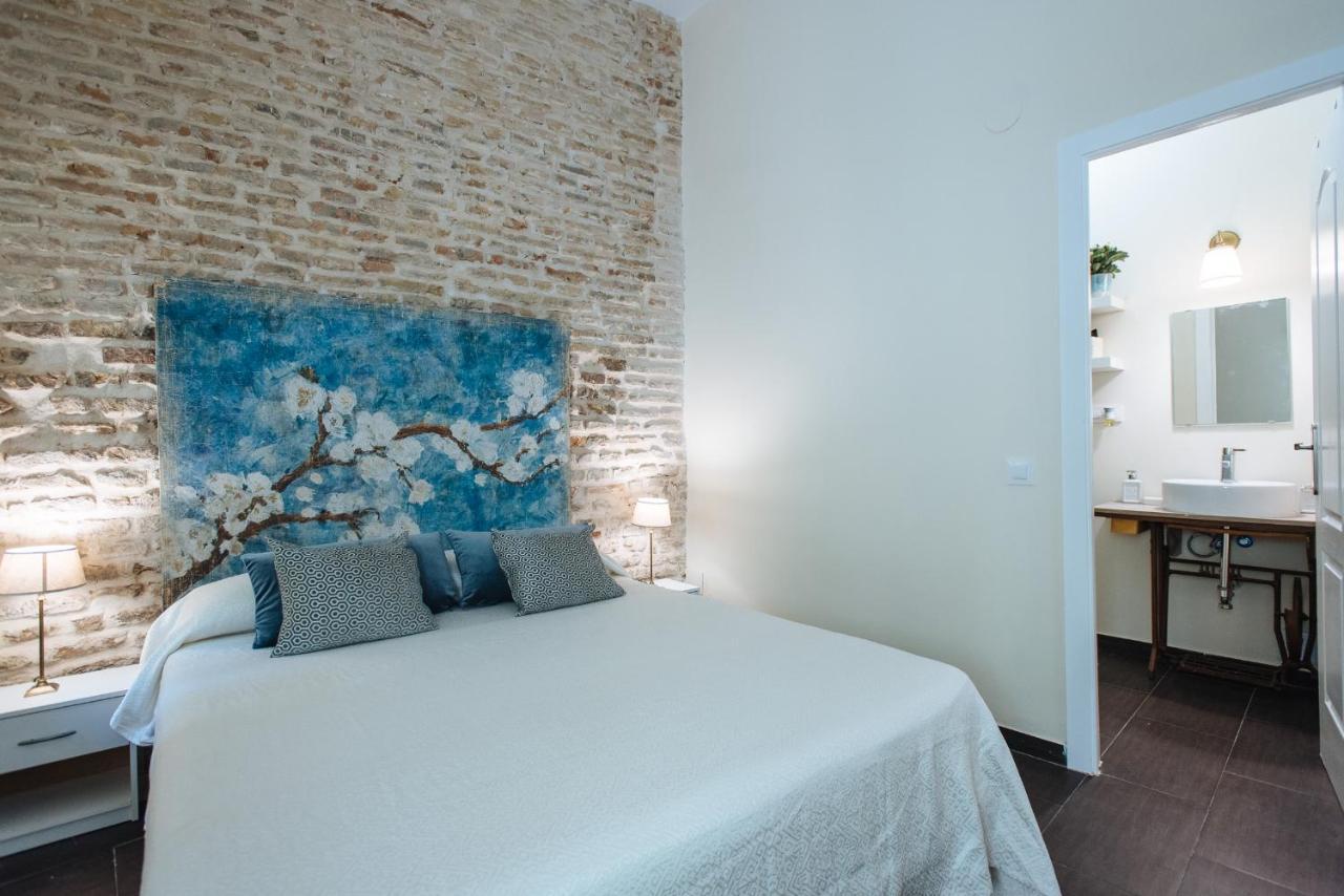 Cozy Apartment In House-Palace With Private Patio Seville Luaran gambar