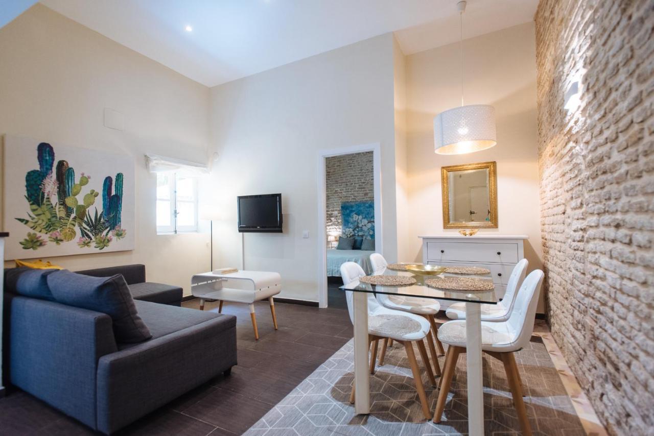 Cozy Apartment In House-Palace With Private Patio Seville Luaran gambar