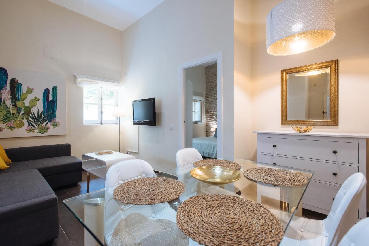 Cozy Apartment In House-Palace With Private Patio Seville Luaran gambar