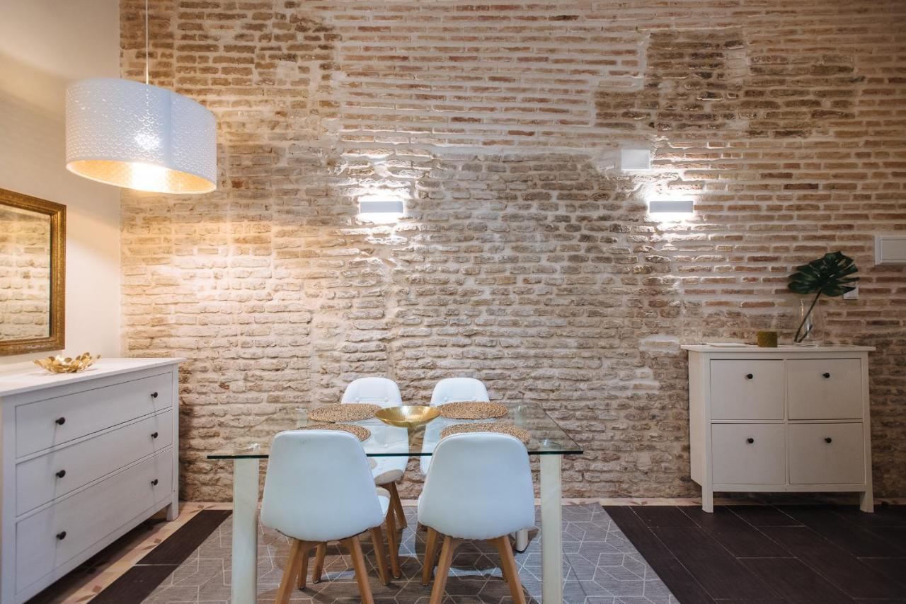 Cozy Apartment In House-Palace With Private Patio Seville Luaran gambar